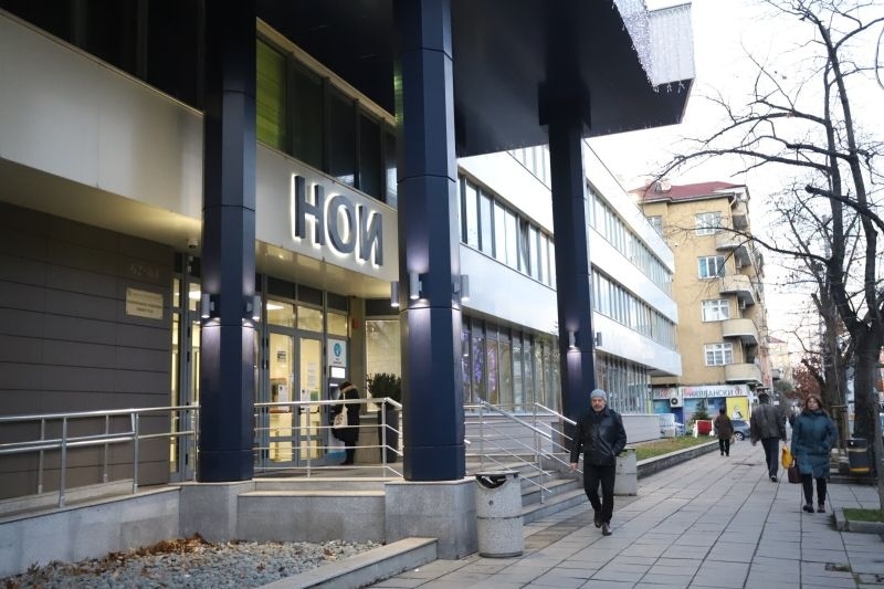 Изплащат майчинските на 5 март, пенсиите - на 9-и