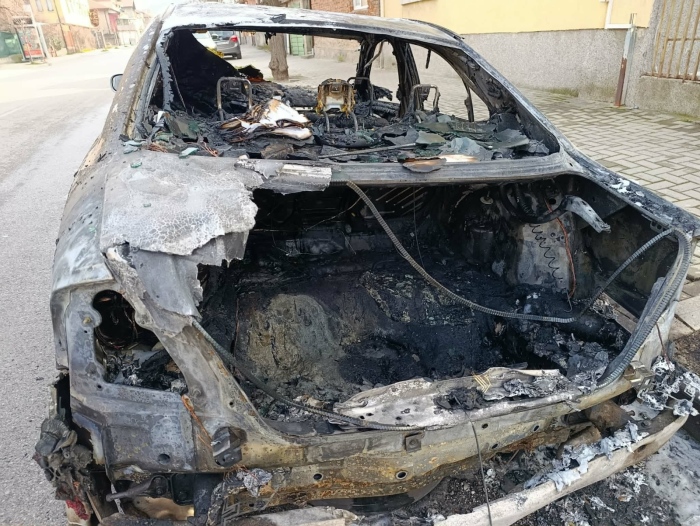 Запалиха „Мерцедес” в Дупница