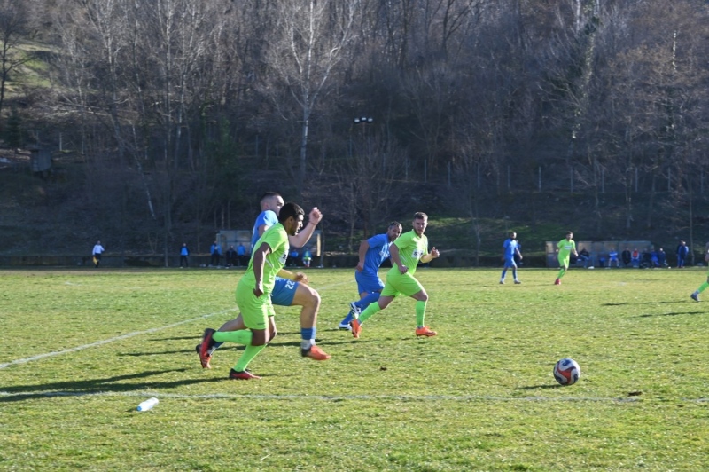 Гол в 7-мата минута реши дербито между отборите на Крупник и Полена