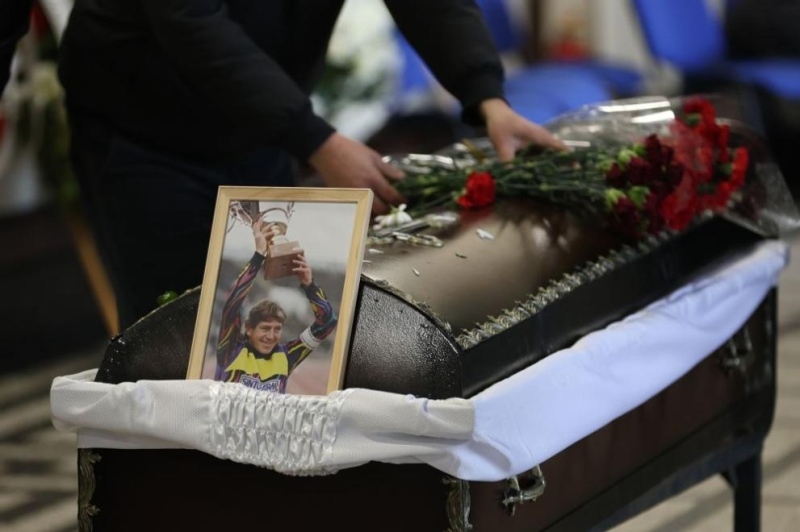 Десетки близки, приятели и футболни легенди изпратиха Георги Велинов-Джони