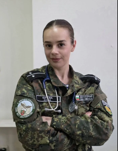 Лейтенант Катерина Кирова: Оръжията на медика не стрелят, но спасяват животи