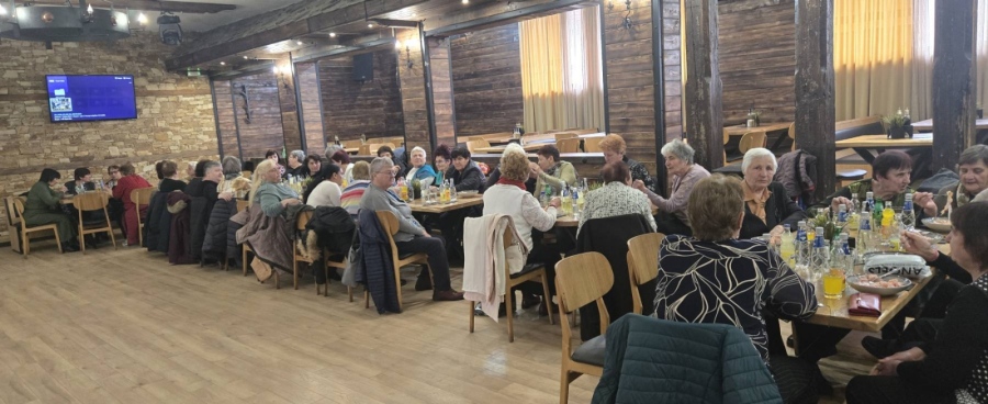 Дамите от Клуба на инвалидите в Сапарева баня отбелязаха 8 март