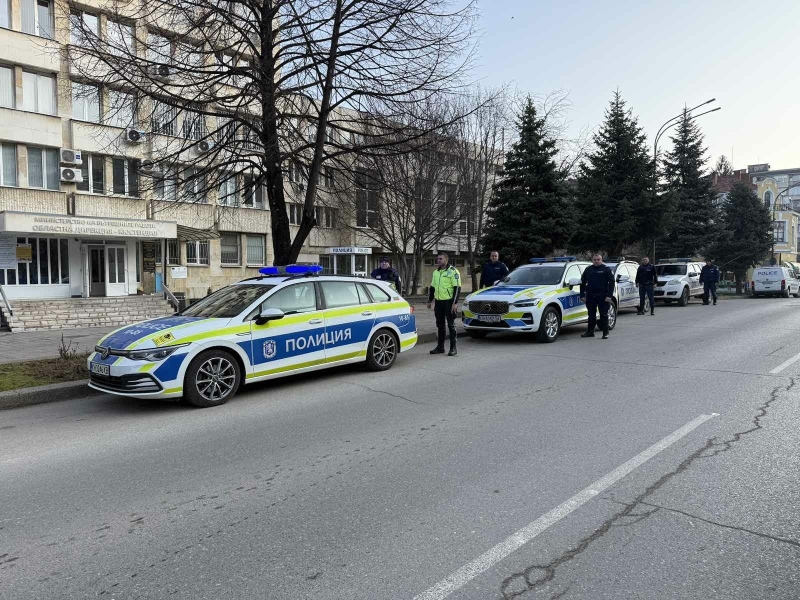 Полицаи от област Кюстендил отдадоха почит към загиналите си колеги от системата на МВР (ОБНОВЕНО)