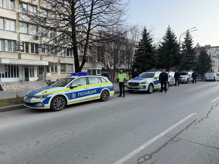 Полицаи от област Кюстендил отдадоха почит към загиналите си колеги от системата на МВР (ОБНОВЕНО)