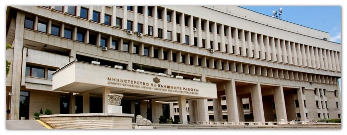 МВнР подготвя евакуация на българи от Кувейт, Катар и Бахрейн