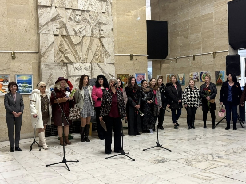 80 творби на 29 художнички показват богатството на женската креативност в Благоевград