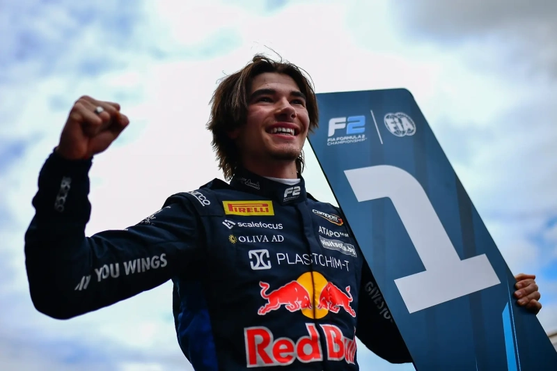 Никола Цолов триумфира безапелационно във Формула 2