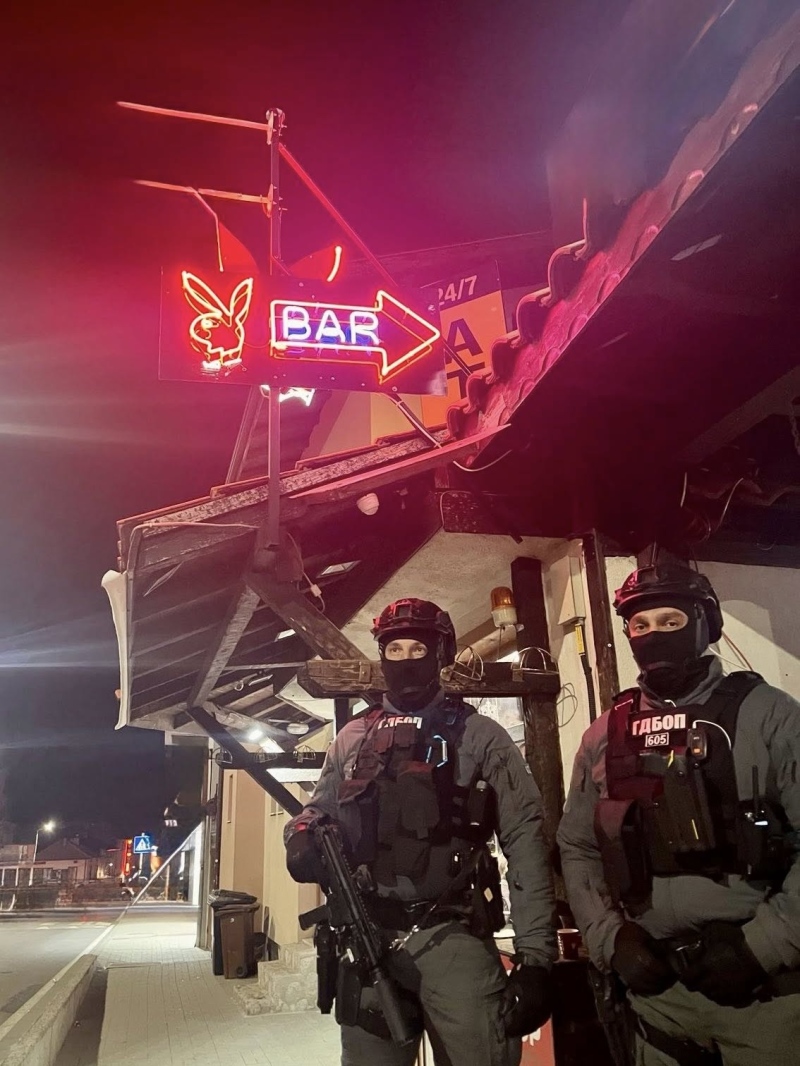 Разбиха мрежа за сексуална експлоатация и рекет при спецоперация в Банско (ОБНОВЕНО)