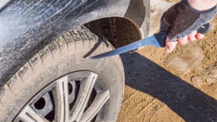 Рязаха гуми и чупиха стъкла на автомобили в Кюстендил