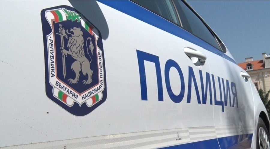 Граничен полицай шофирал пиян, подкарал в ремонтен участък на Е-79 край Симитли