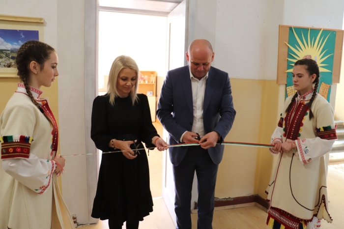 В Добринище откриха дигитален клуб и нова класна стая