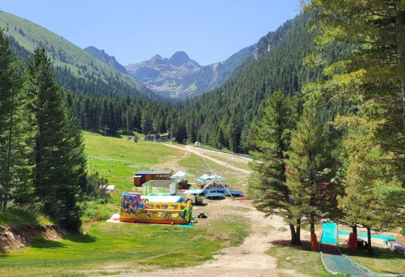 Мальовица през април: Идеално място за уединение далеч от града