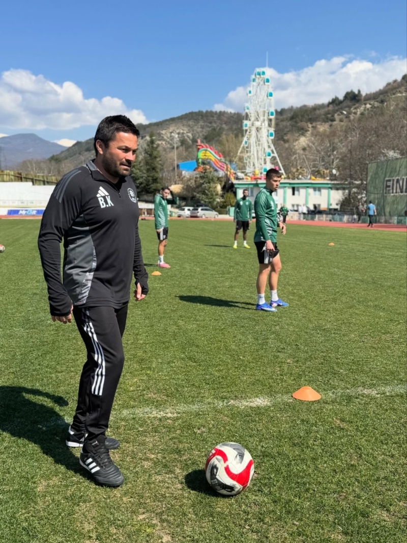 Вихрен повали Пирин насред Благоевград