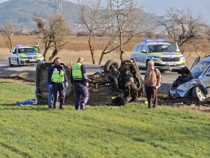МВР с подробности за тежката катастрофа край Радомир с двама загинали и четирима ранени