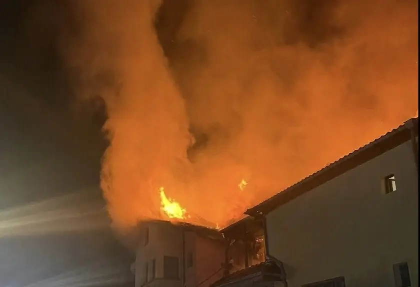 Поредица от пожари в област Благоевградско : горяха къщи и апартаменти