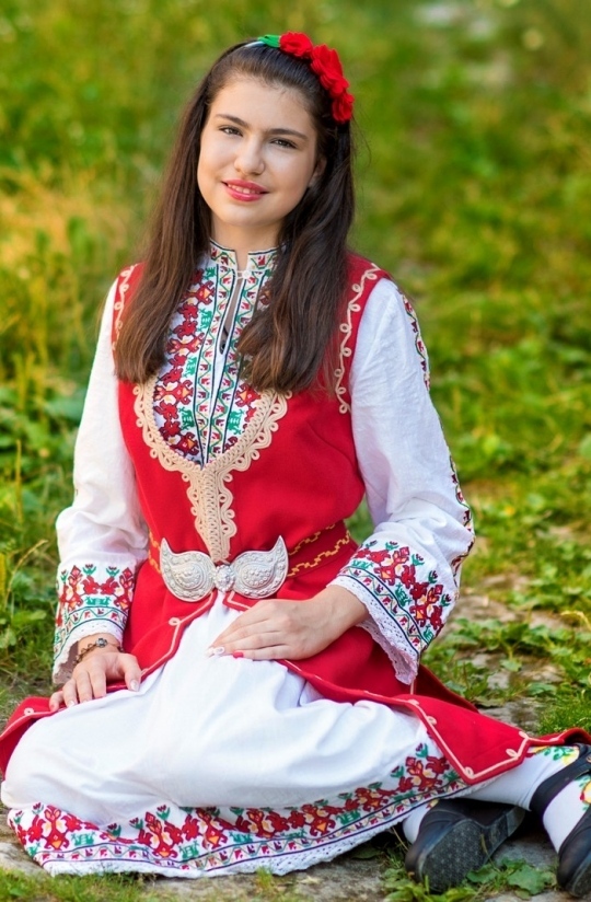 Певицата Десислава Красимирова ще пее на събора в с. Бабино