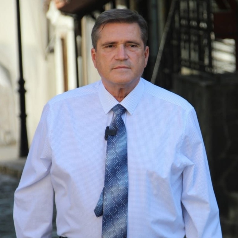 Семейна политика и стари лица: Цонев води АПС в Кюстендил - зад него пъстра листа с роднински връзки и политически подскоци 