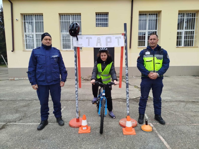  ОбУ „Неофит Рилски“ триумфира на общинския кръг по безопасност на движението в Самоков