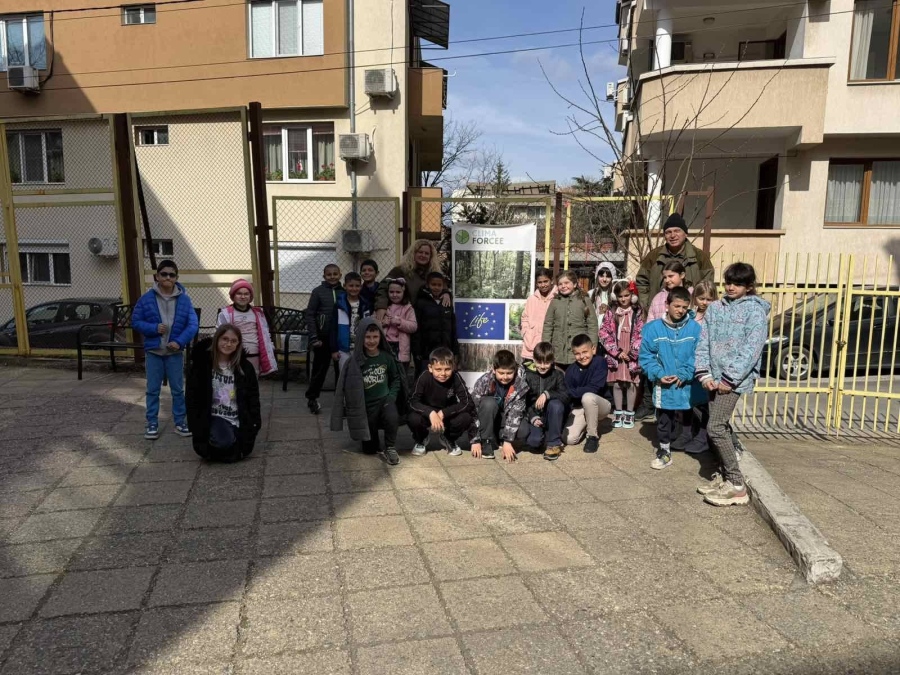 Горски педагози запознаха деца в Благоевград с тайните на гората