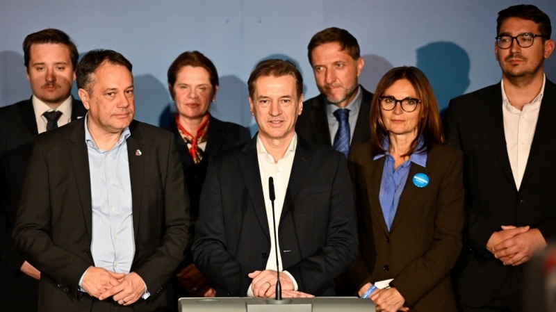 Управляващите от  \