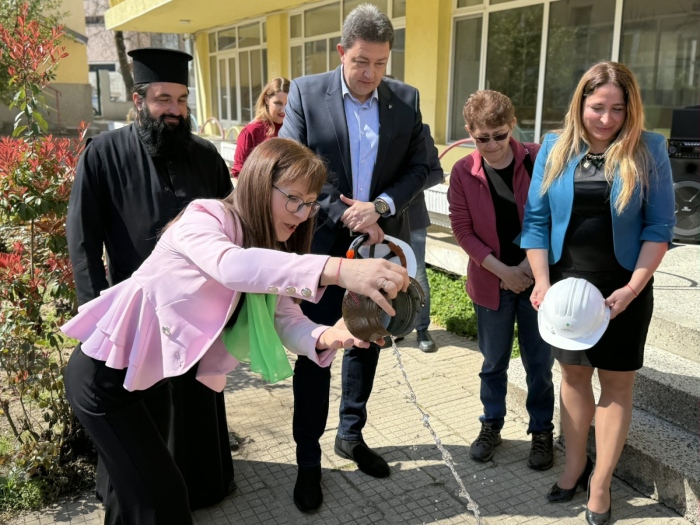 Обновяват основно ДГ „Детелина“ в Петрич: Сградата и дворът стават по-модерни и енергоефективни