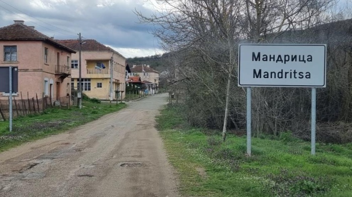 Откриха отровен черен лешояд с вързан за крака камък