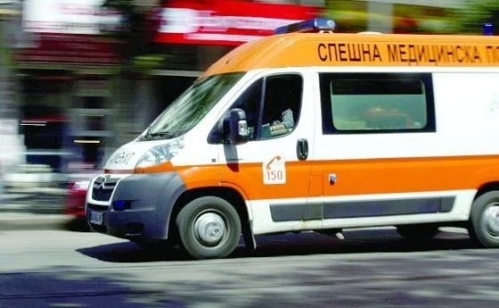 Пежо блъсна дядо при маневра в Сандански