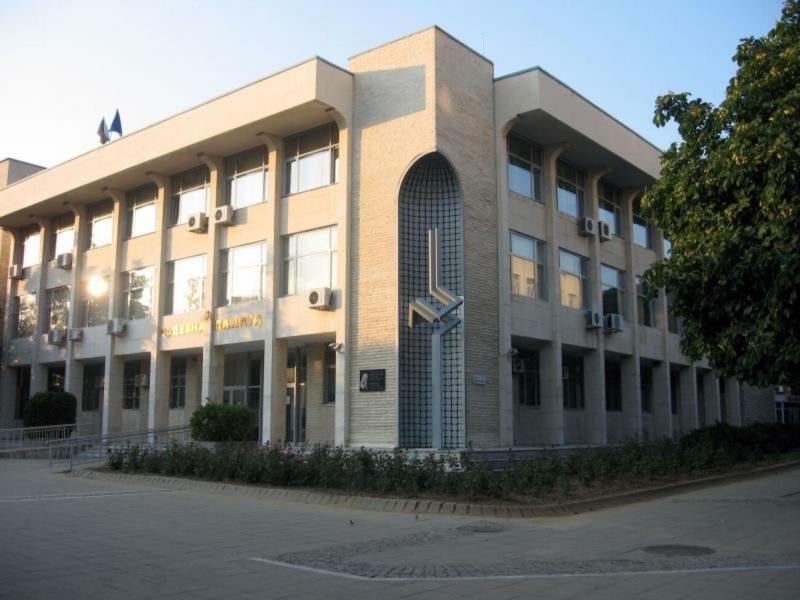 Абитуриент обрал непълнолетните момчета в Благоевград с имитация на пистолет