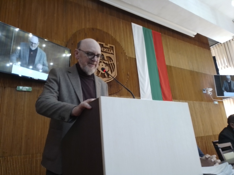 Николай Табаков на сесията на ОбС: Дупница е в криза, младите  хора напускат града
