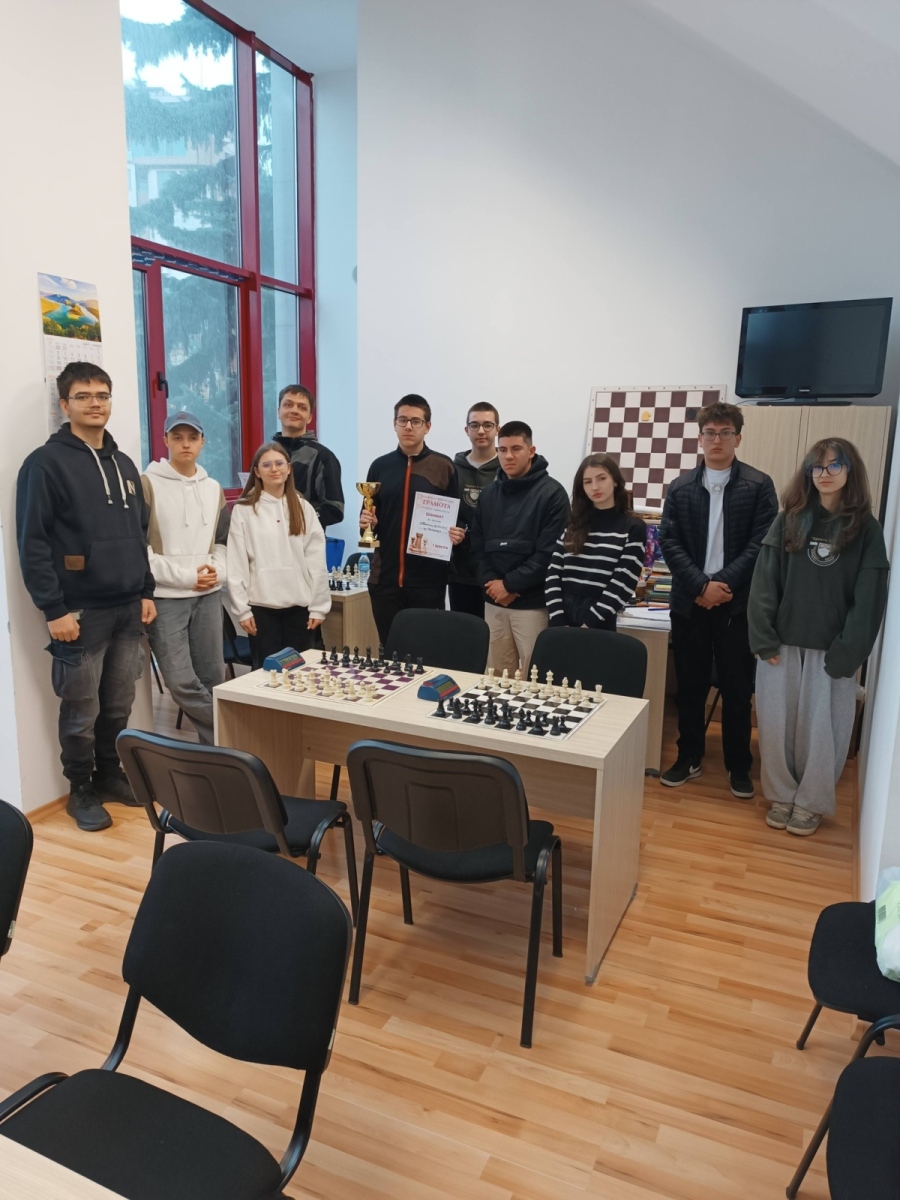 Успех за младите шахматисти от Дупница на областните ученически игри