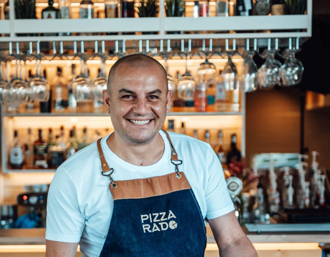 Тъжна вест в Сапарева баня: Внезапно почина Радо, собственик на едноименната бутикова пицария в курортния град