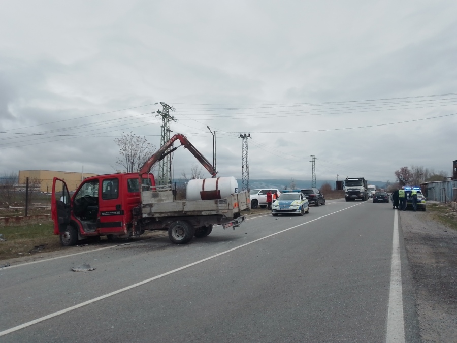 Дрогираният водач, предизвикал тежка катастрофа в Дупница, се е ударил в два автомобила