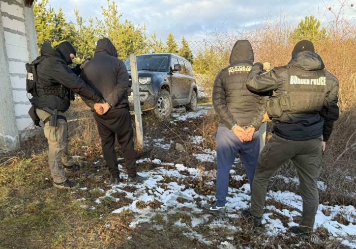 Гранична полиция-Кюстендил разкри наркооранжерия, издирван от Интерпол македонец сред арестуваните