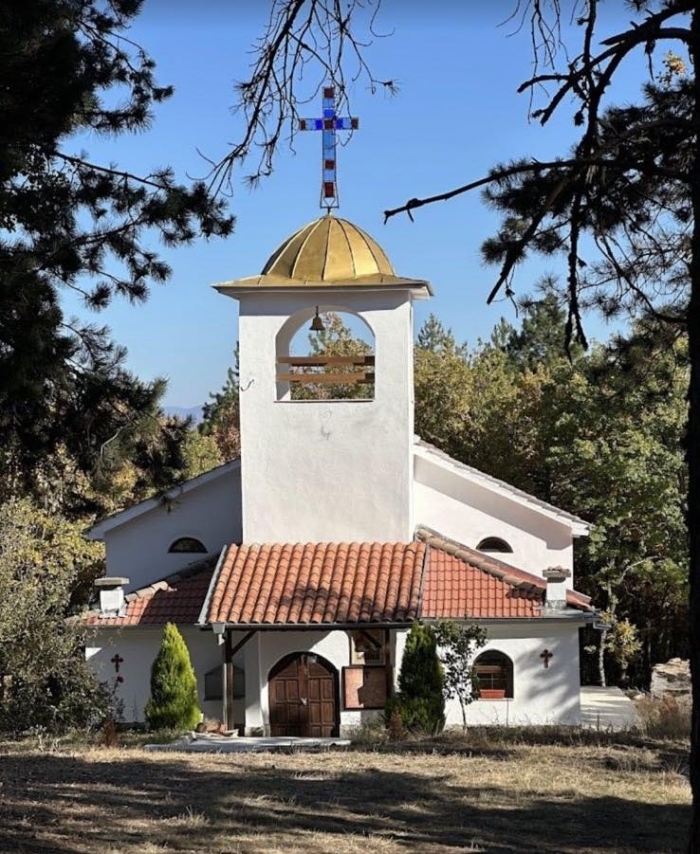 Футболисти събраха 1000 евро за икона за манастира над Копривлен