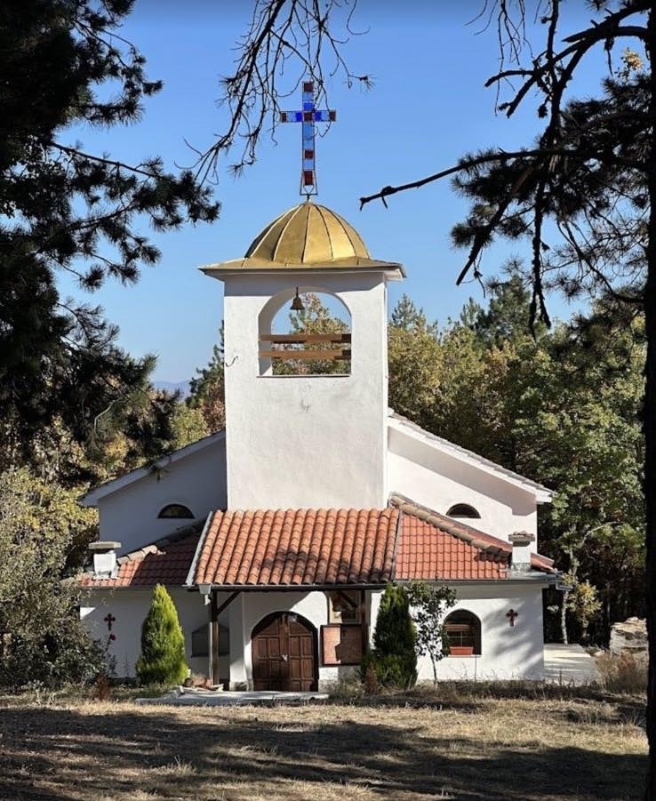 Футболисти събраха 1000 евро за икона за манастира над Копривлен