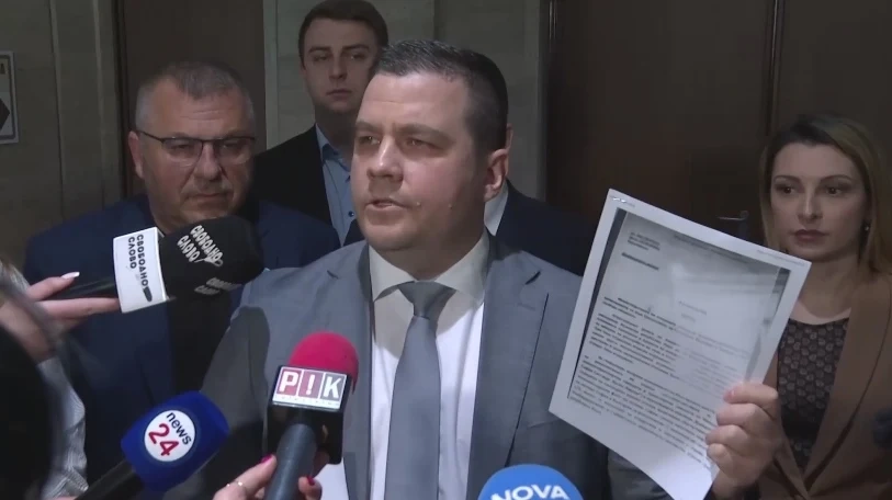 НС обсъжда решение, с което да принуди МС да прекрати споразумението с Украйна, подписано на 30 март