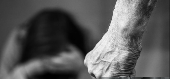 Задържаха мъж за побой над съпругата му в Самоков