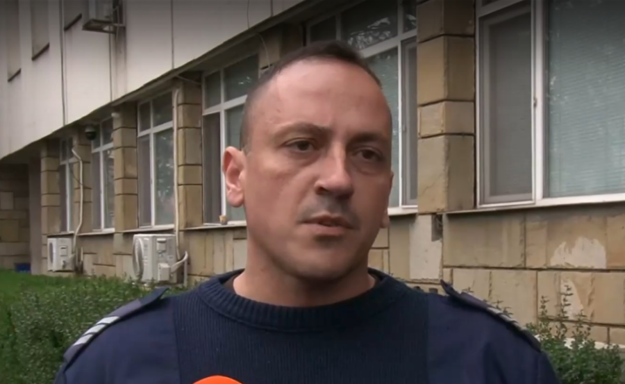 Полицаят, рискувал живота си, за да спаси детето в Ямбол: Стъпих на климатик