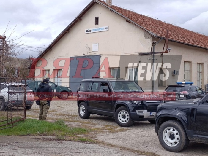 Разбитата нелегална фабрика за цигари в Дупница имала клон в софийско село, двама са арестувани