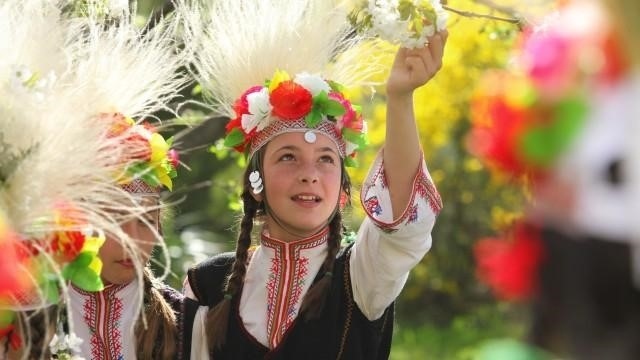 Лазаровден е: Обичаи и поверия за празника