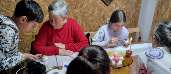 Ученици от Банско усвоиха стари техники за боядисване на яйца