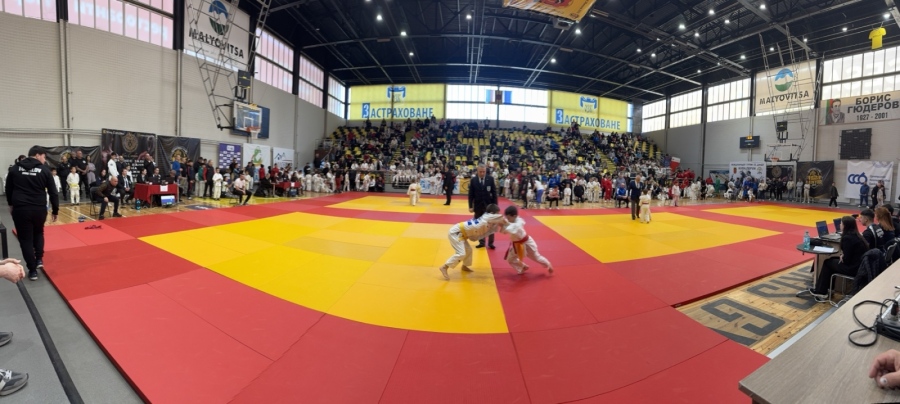 416 състезатели по джудо стартираха годината с международен турнир в Перник
