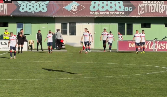 Шанс за спасение! С червен картон Марек надви дубъла на ЦСКА и излезе над чертата