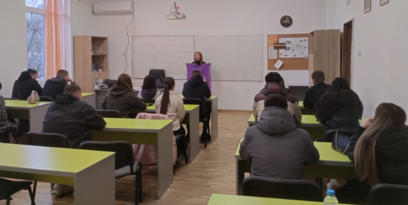 КНСБ Дупница подготвя ученици от региона за първата им работа