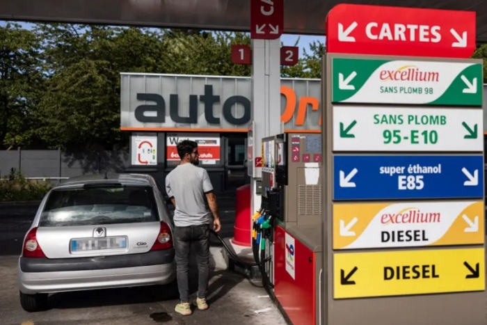 Петролът надхвърли 111 долара: Криза с горивата в Европа: Празни бензиностанции във Франция, рекордни цени в Германия