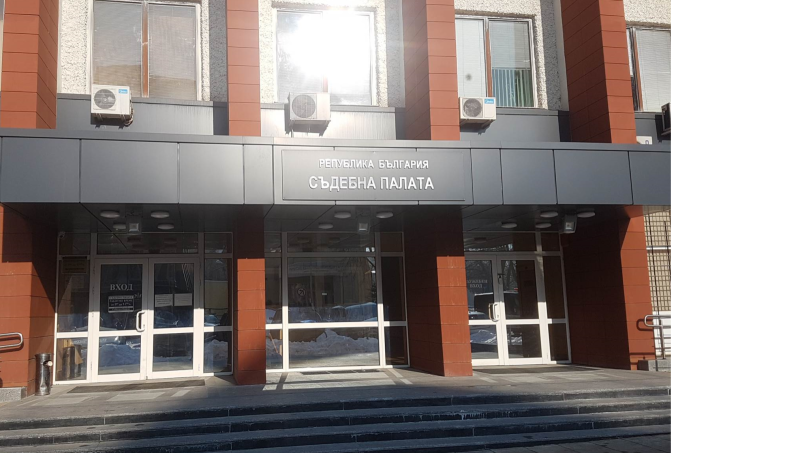 „Задържане под стража“ за перничанин, пращал смъртни заплахи на жена си чрез мобилно приложение