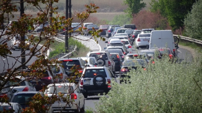 Голямото пътуване започва: Очаква се засилен трафик, въвеждат ограничения за камиони