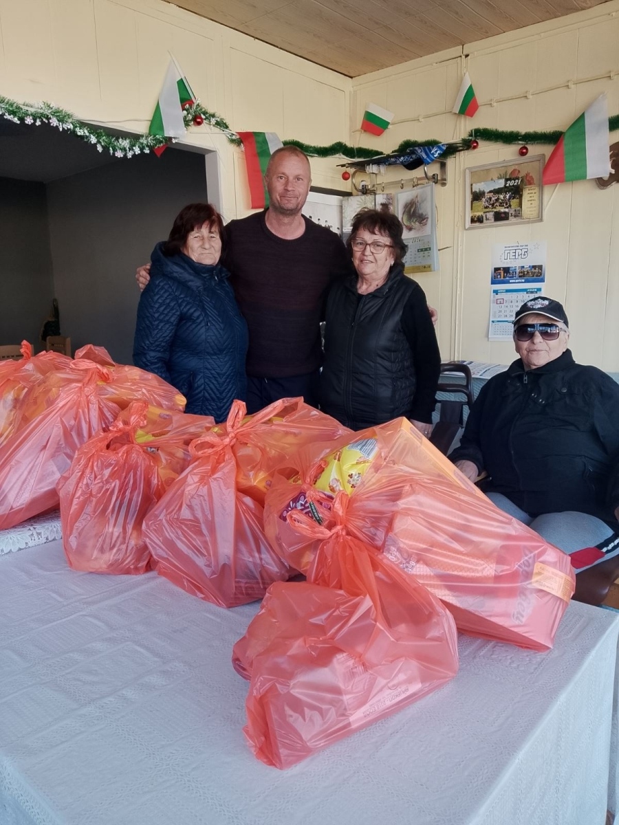 Великден с кауза: кметът на Ихтиман Калоян Илиев подкрепи нуждаещи се семейства