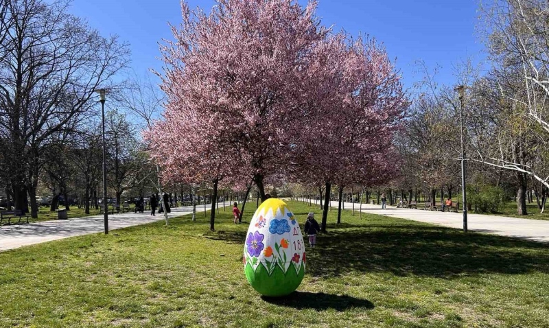 Слънчев Великден с пролетни температури до 18 градуса, очакват се слаби валежи