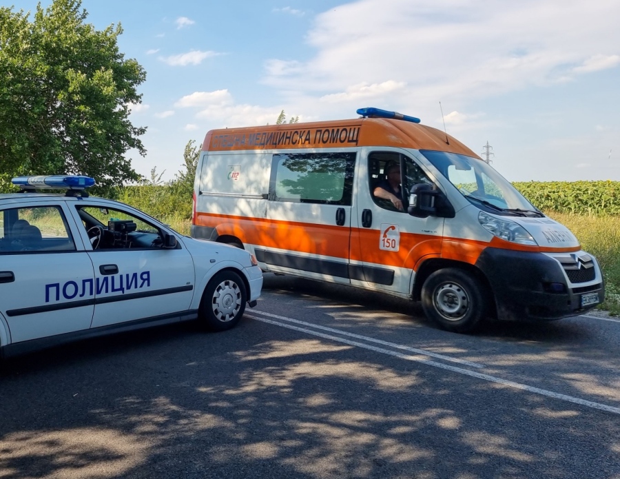 Тежка катастрофа край Мездрея: Двама загинаха, деца са в критично състояние